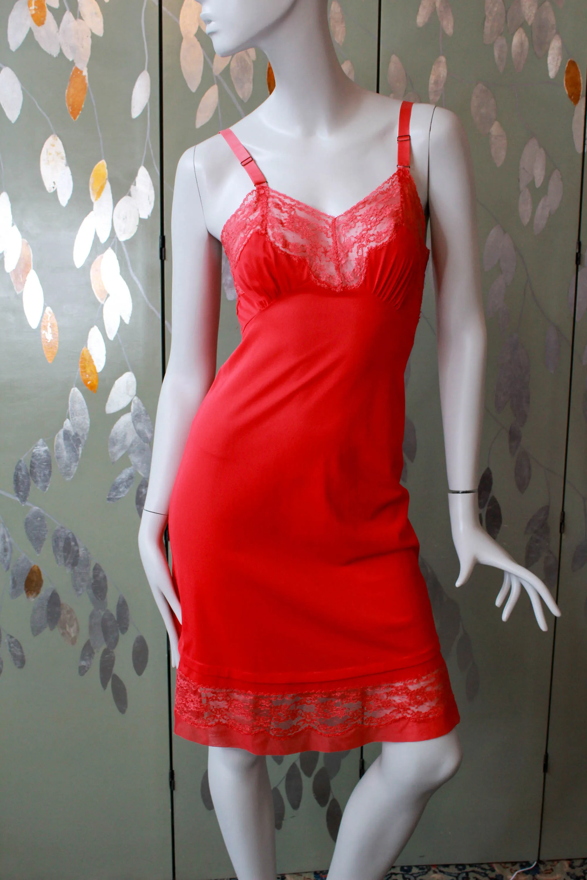 1960s Bright Red Slip, Small