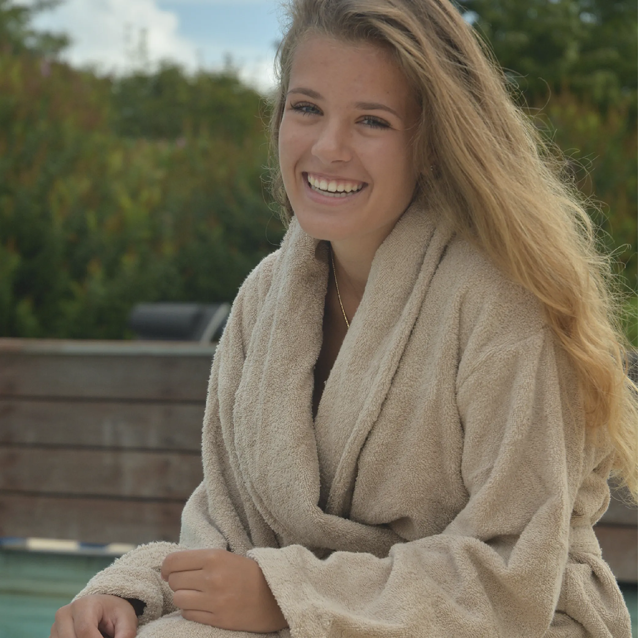 Bath robe with shawl collar