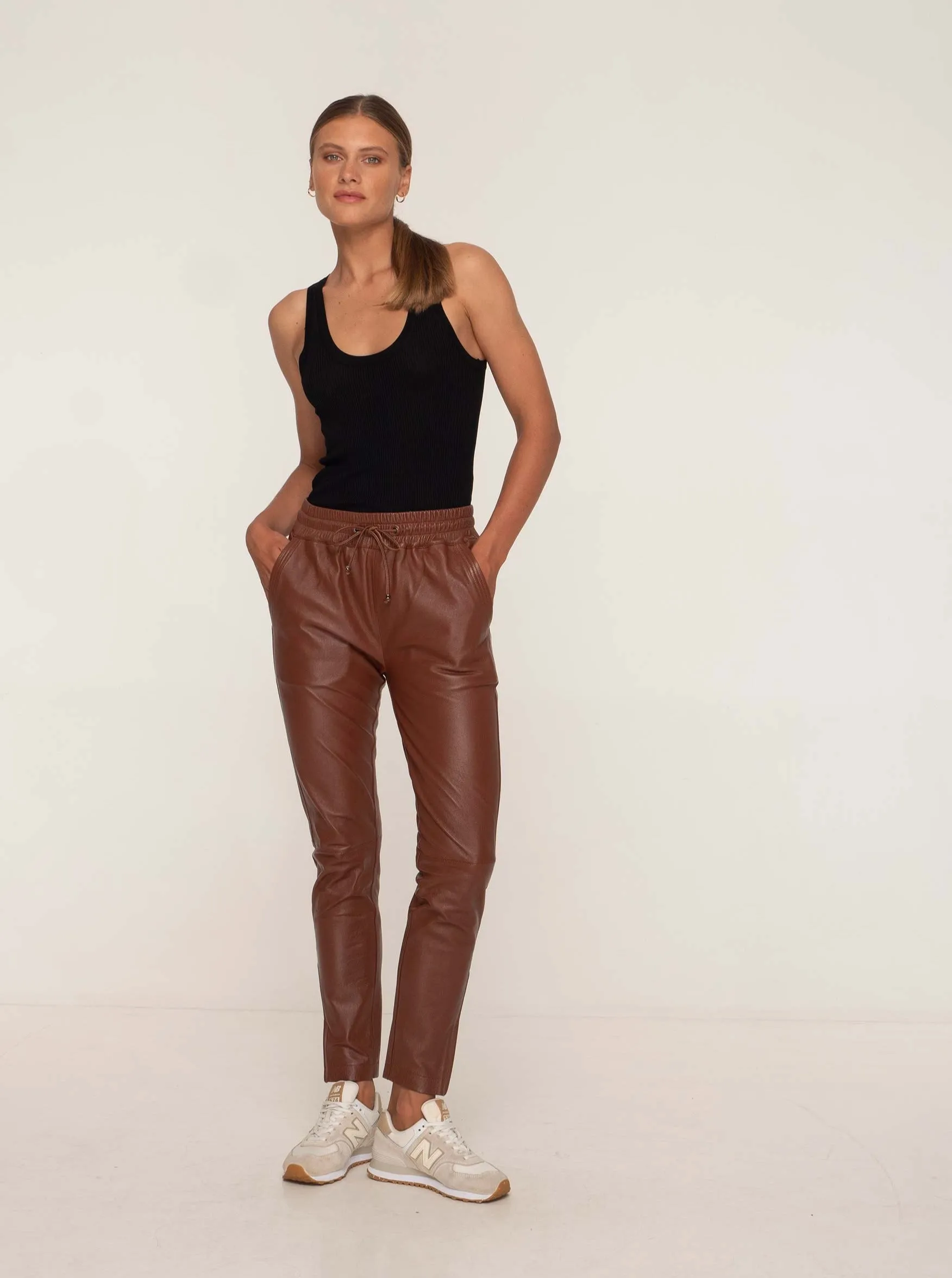 GEMMA LEATHER JOGGER - WHISKEY