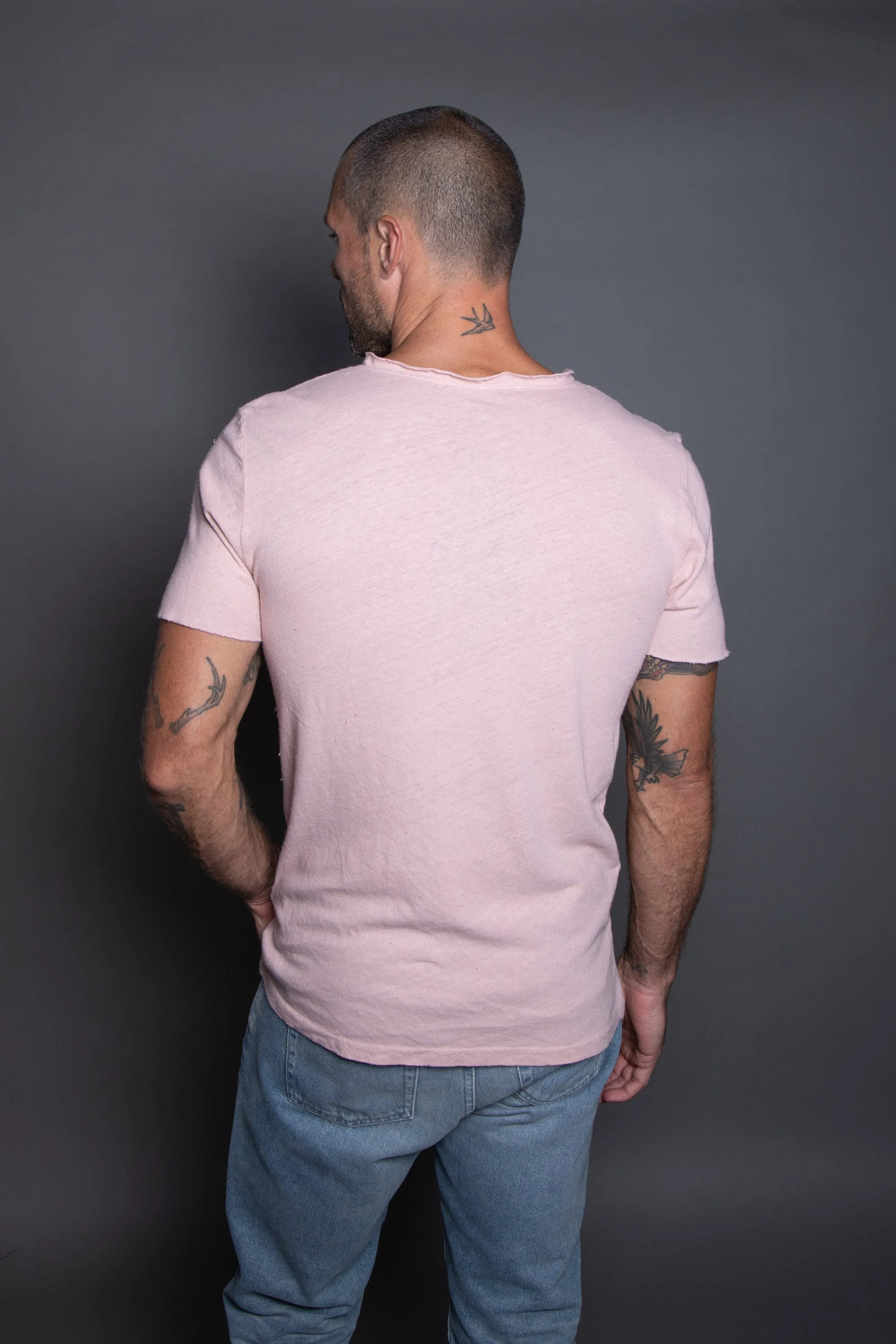 Men's Linen Blend Raw Edge Split V-Neck Tee